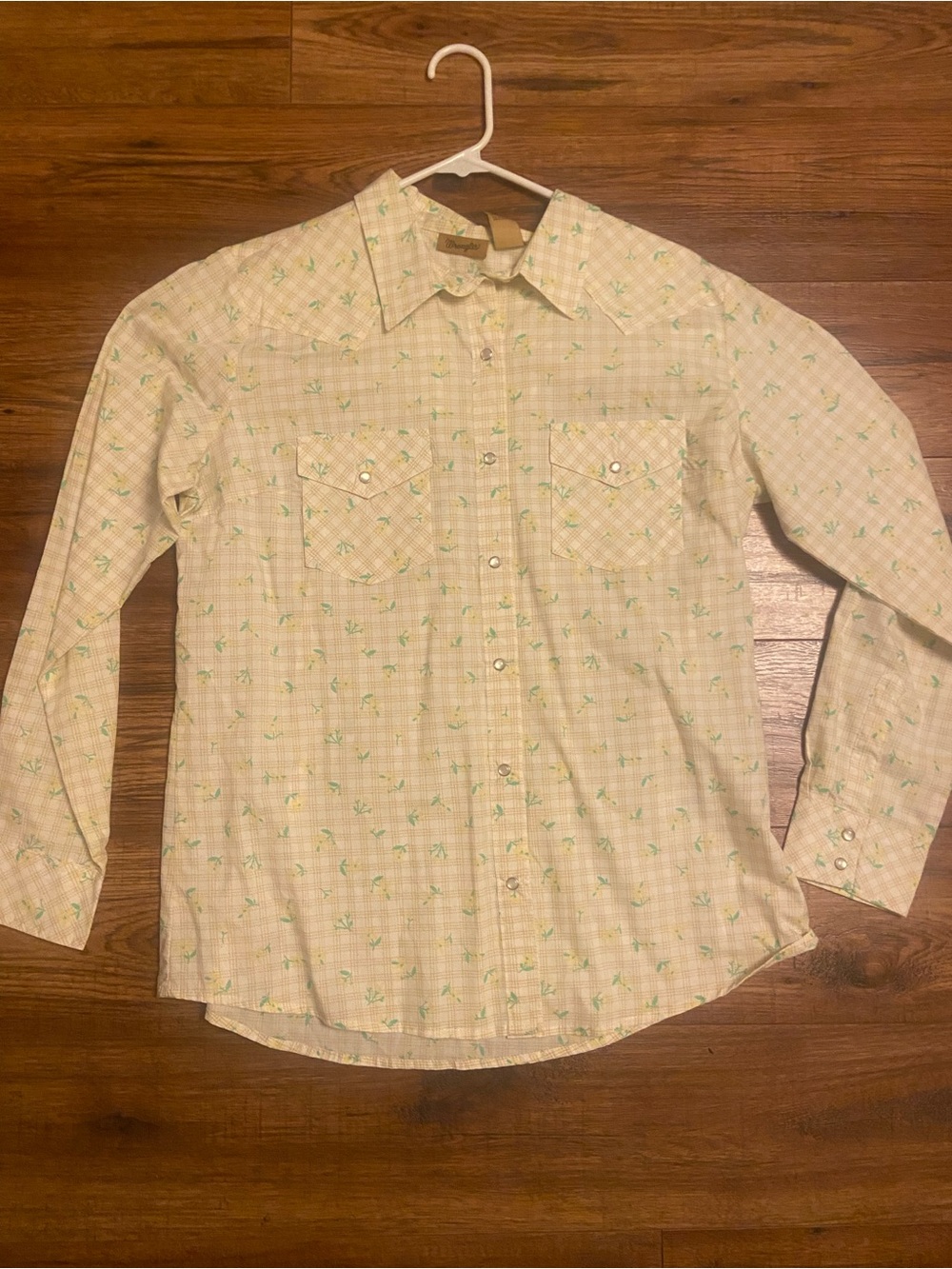 Wrangler women’s western pearl snap button up shirt yellow flowers rodeo small